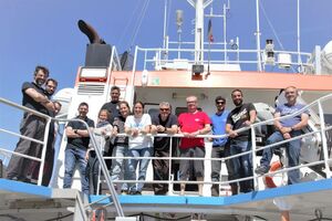 équipage à bord du TéthysII au retour de la campagne FUMSECK dans le cadre du projet BIOSWOT