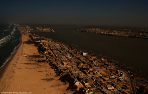 Côte de Saint Louis, Sénégal, vulnérable à l'érosion