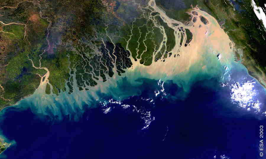 300-metre resolution MERIS image of the Ganges delta, India/Bangladesh. The image clearly shows the distribution of turbid suspended sediment in the coastal waters. CREDIT ESA